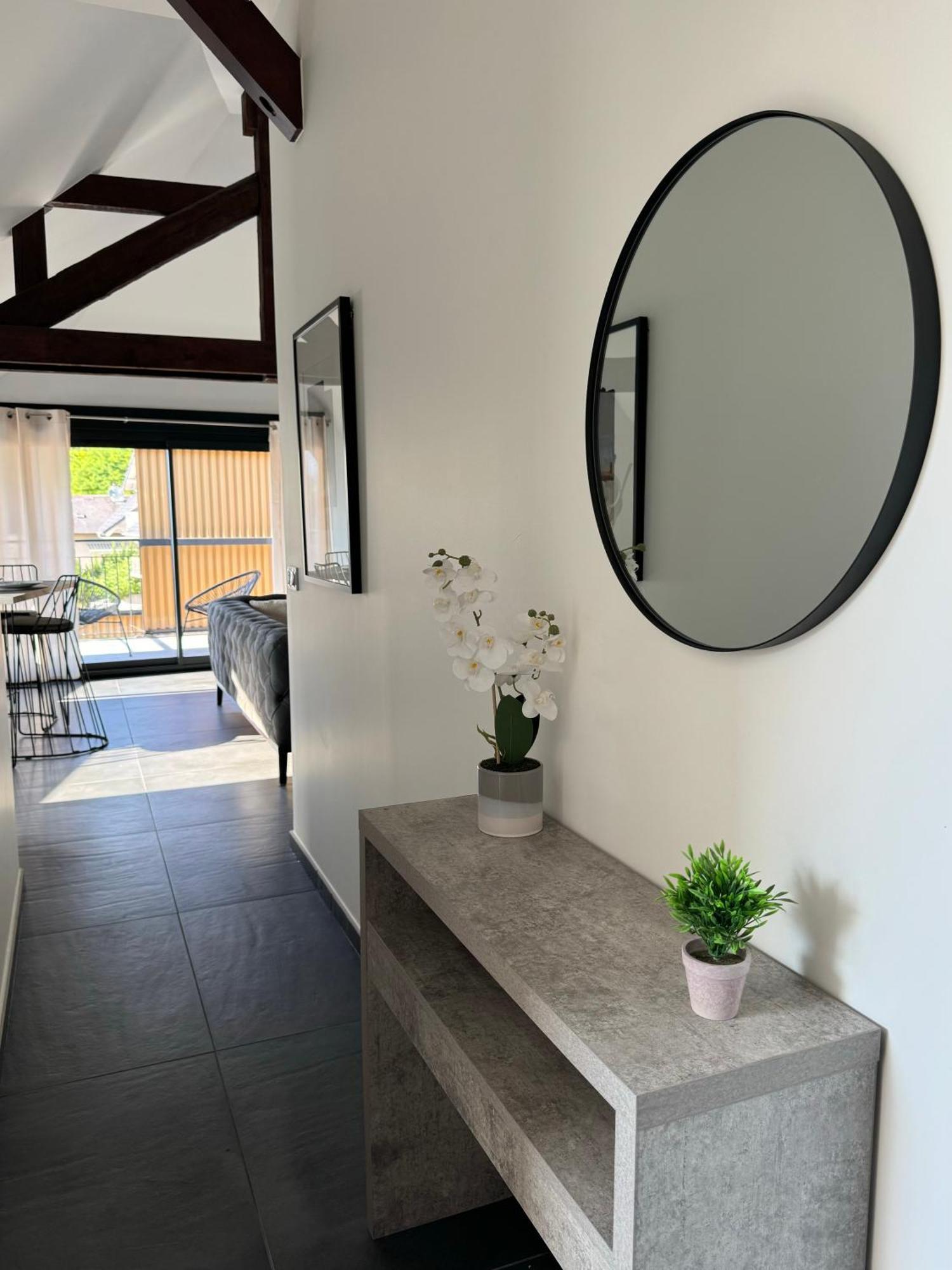 Magnifique Appartement Vue Lac - 5 Personnes Voglans Exteriér fotografie